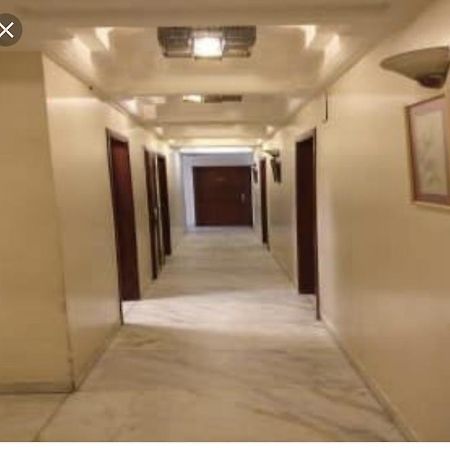 Hotel Ganesh Palace มุมไบ ภายนอก รูปภาพ