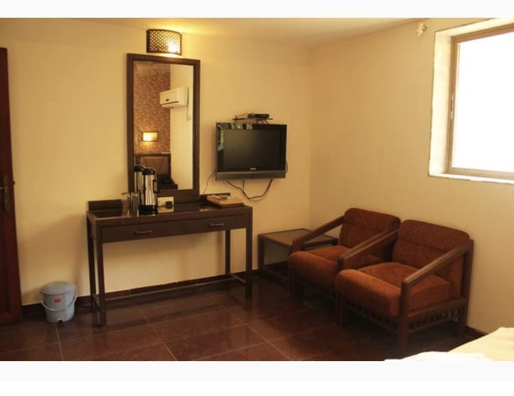 Hotel Ganesh Palace มุมไบ ภายนอก รูปภาพ