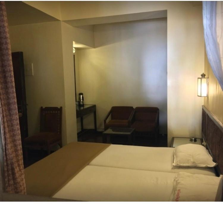 Hotel Ganesh Palace มุมไบ ภายนอก รูปภาพ