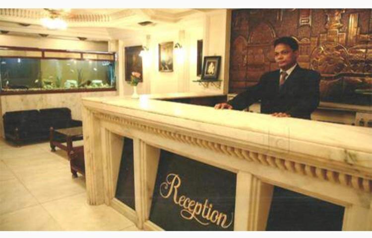 Hotel Ganesh Palace มุมไบ ภายนอก รูปภาพ
